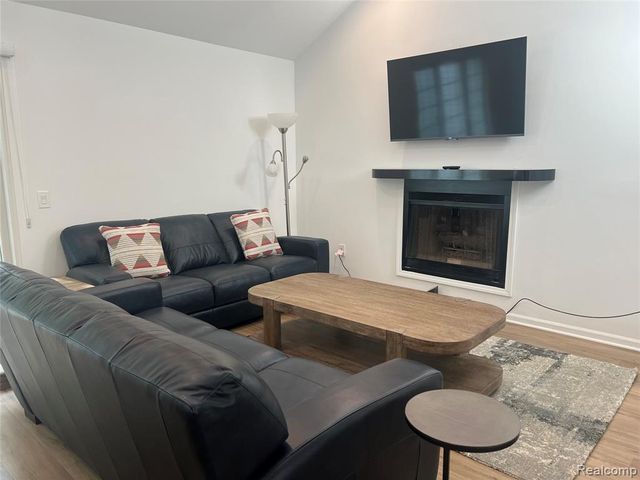 3591 Port Cove Drive 55, Waterford, MI 48328