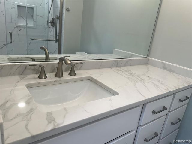 3591 Port Cove Drive 55, Waterford, MI 48328
