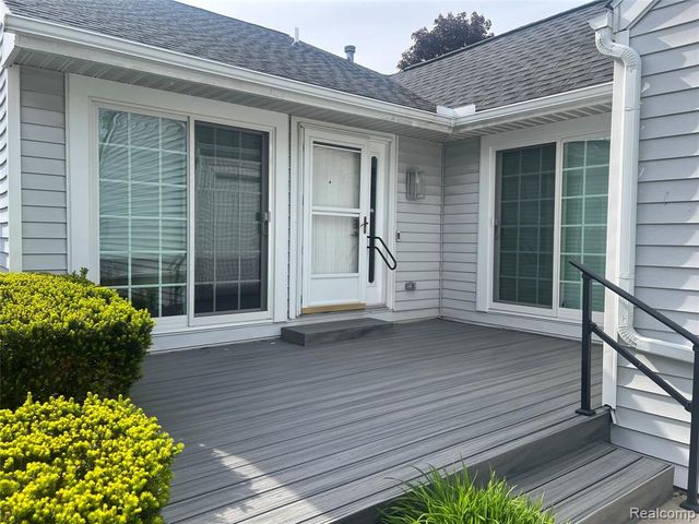 3591 Port Cove Drive 55, Waterford, MI 48328