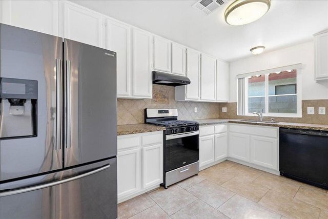 31601 Avenida Maravilla 2, Cathedral City, CA 92234