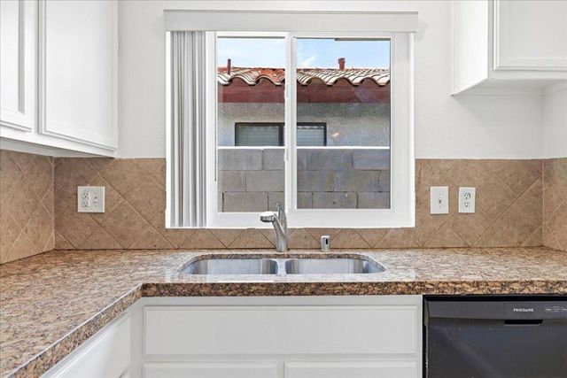 31601 Avenida Maravilla 2, Cathedral City, CA 92234