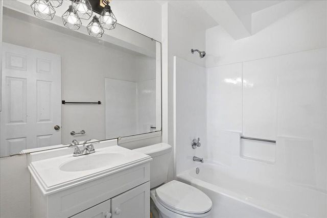 31601 Avenida Maravilla 2, Cathedral City, CA 92234