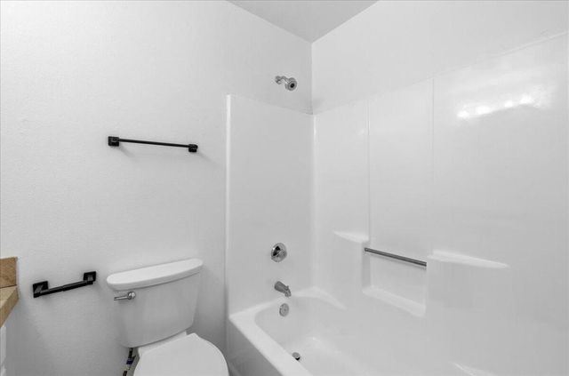 31601 Avenida Maravilla 2, Cathedral City, CA 92234