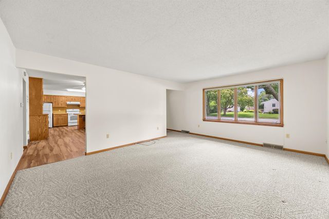 226 Ash Avenue, Bird Island, MN 55310