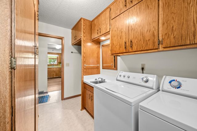 226 Ash Avenue, Bird Island, MN 55310