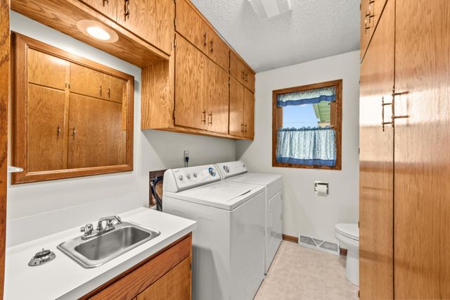 226 Ash Avenue, Bird Island, MN 55310