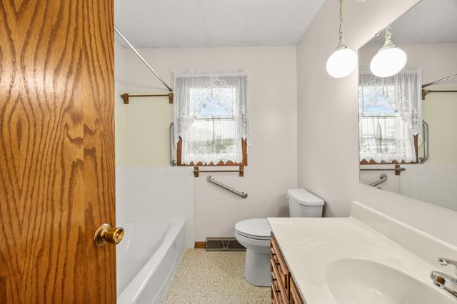 226 Ash Avenue, Bird Island, MN 55310