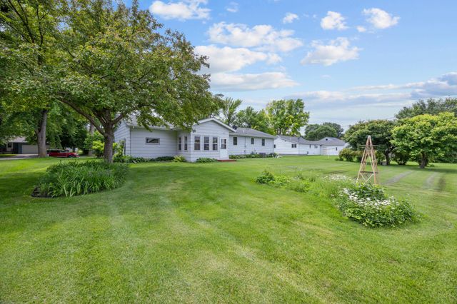 226 Ash Avenue, Bird Island, MN 55310