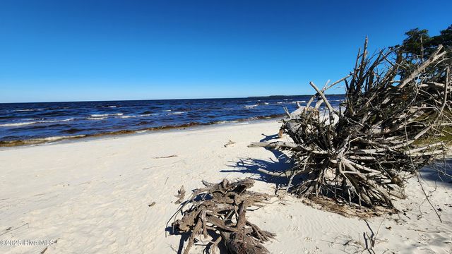 112 Sandy Point Drive, Beaufort, NC 28516