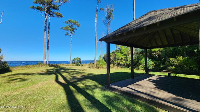 112 Sandy Point Drive, Beaufort, NC 28516