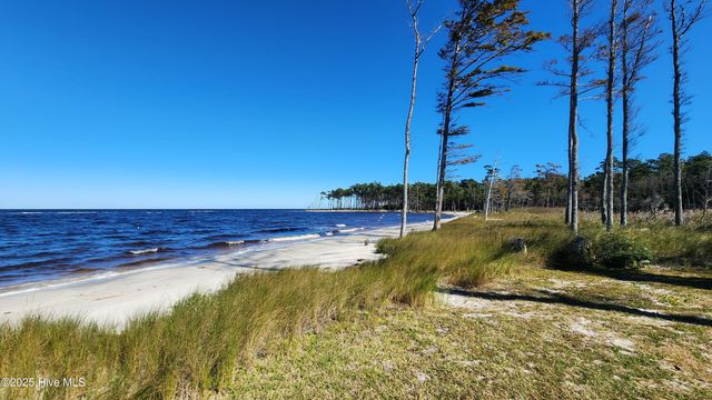112 Sandy Point Drive, Beaufort, NC 28516