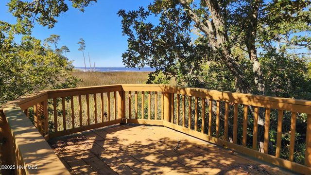 112 Sandy Point Drive, Beaufort, NC 28516