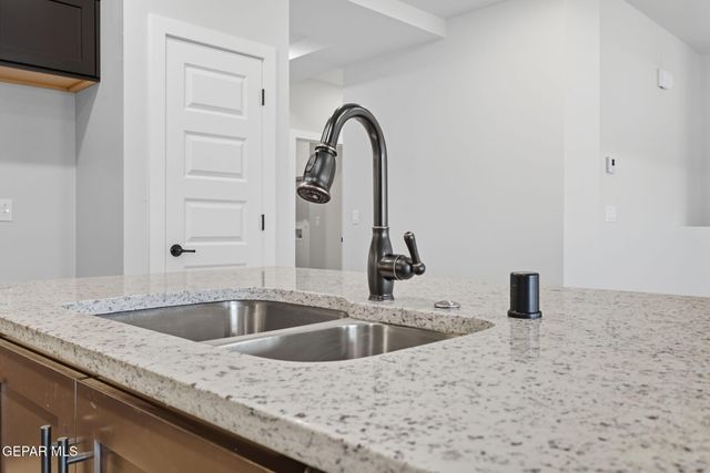 925 Nayland Place, El Paso, TX 79928