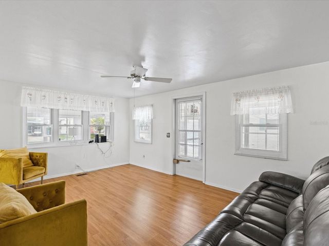 7366 FIRST LOOP AVENUE, Brooksville, FL 34613