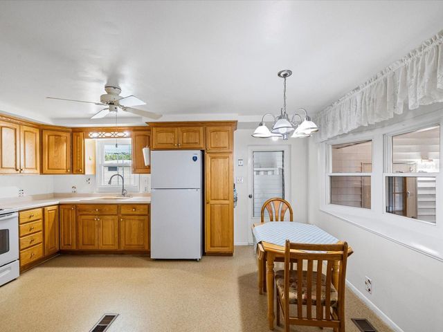7366 FIRST LOOP AVENUE, Brooksville, FL 34613