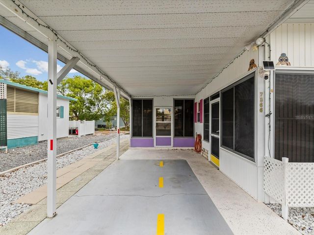 7366 FIRST LOOP AVENUE, Brooksville, FL 34613