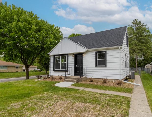 4076 N 93rd STREET, Wauwatosa, WI 53222