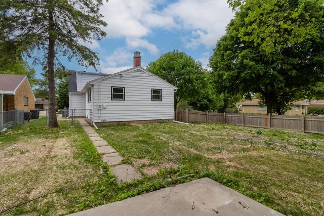 4076 N 93rd STREET, Wauwatosa, WI 53222