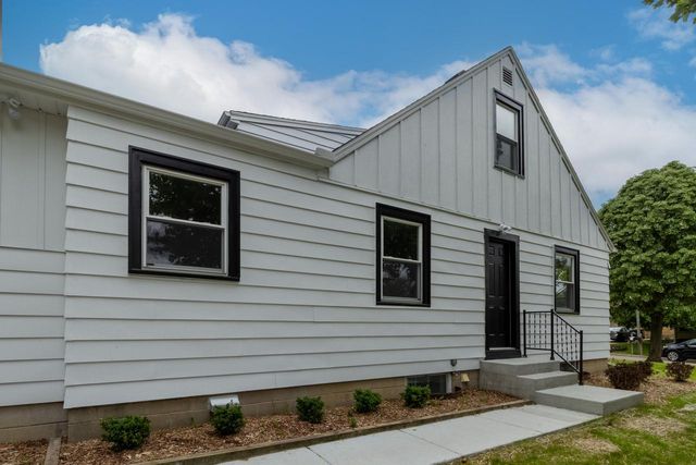 4076 N 93rd STREET, Wauwatosa, WI 53222