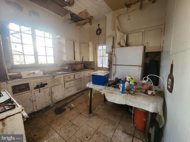 3307 FAIRVIEW AVE, Baltimore, MD 21216