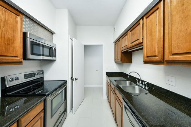 2400 N Braeswood Boulevard 324, Houston, TX 77030