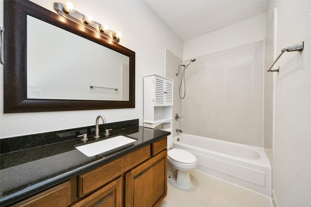 2400 N Braeswood Boulevard 324, Houston, TX 77030