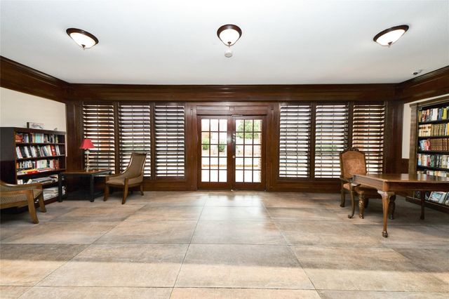 2400 N Braeswood Boulevard 324, Houston, TX 77030