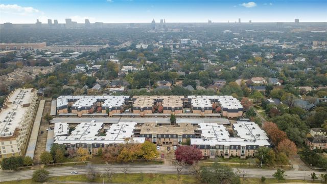 2400 N Braeswood Boulevard 324, Houston, TX 77030