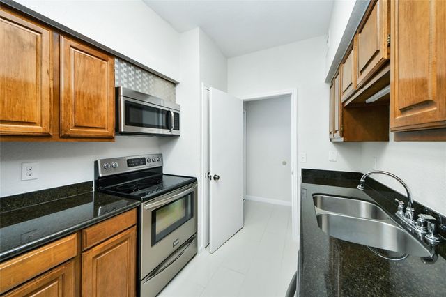 2400 N Braeswood Boulevard 324, Houston, TX 77030