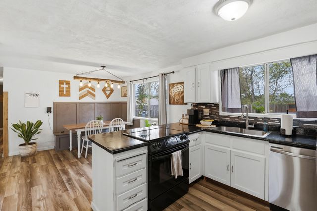 50 Kathryn Court, Central Point, OR 97502