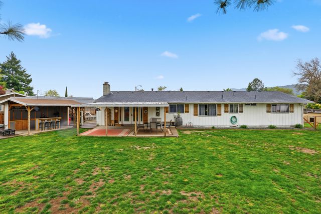 50 Kathryn Court, Central Point, OR 97502