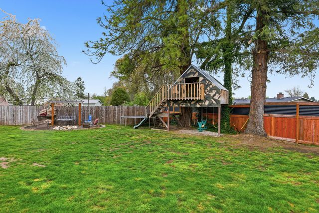 50 Kathryn Court, Central Point, OR 97502