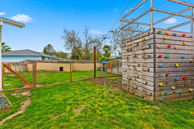 50 Kathryn Court, Central Point, OR 97502