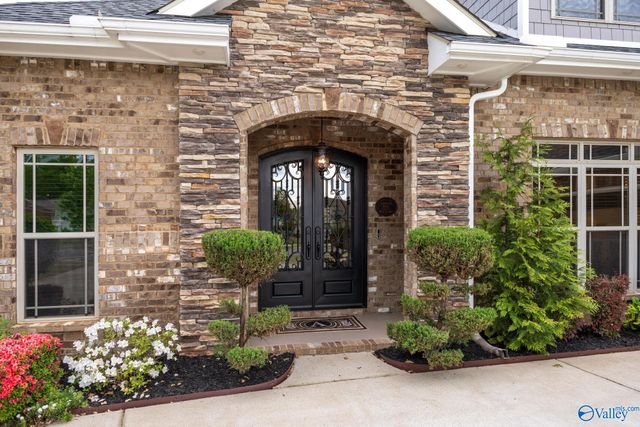 6 Holly Park Blvd, Huntsville, AL 35824