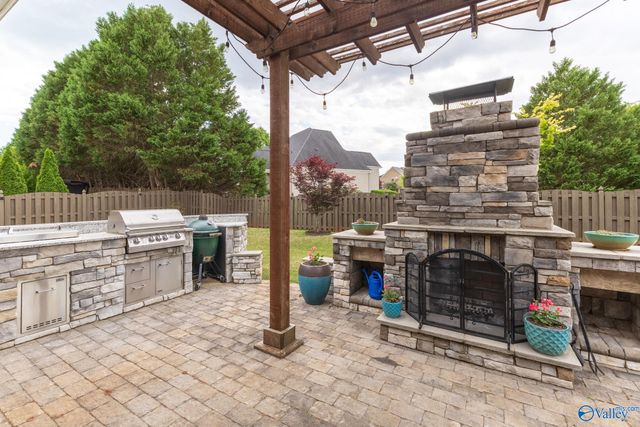 6 Holly Park Blvd, Huntsville, AL 35824