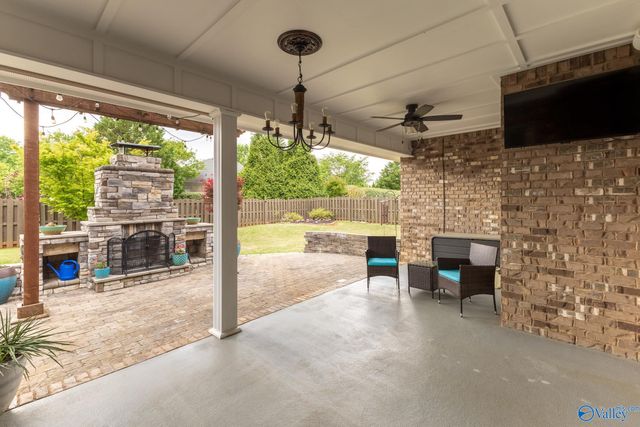 6 Holly Park Blvd, Huntsville, AL 35824