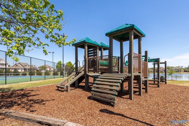 6 Holly Park Blvd, Huntsville, AL 35824