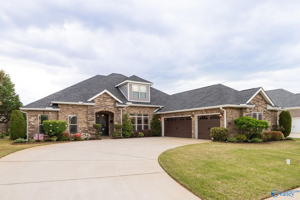 6 Holly Park Blvd, Huntsville, AL 35824