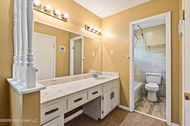 507 S Lake Shore Drive, Southaven, MS 38671