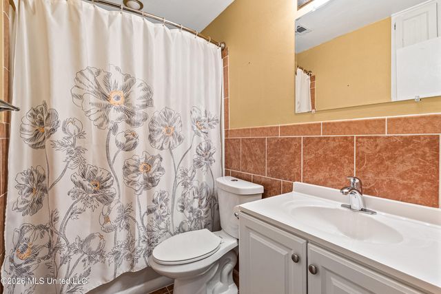 507 S Lake Shore Drive, Southaven, MS 38671