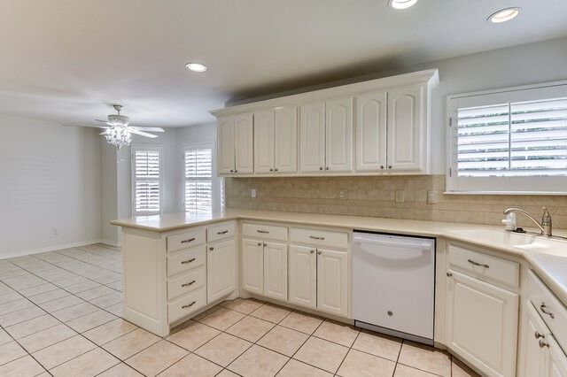 128 Crestridge Drive 33, Cedar Hill, TX 75104