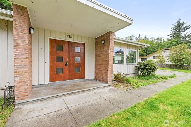 130 Viewcrest Avenue, Port Angeles, WA 98362