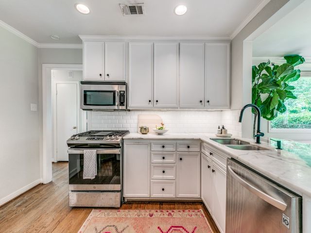 9419 Peninsula Drive, Dallas, TX 75218