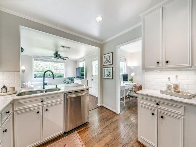 9419 Peninsula Drive, Dallas, TX 75218