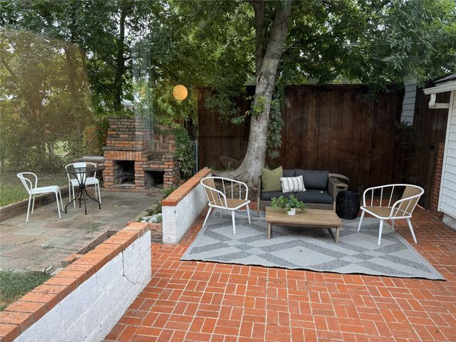 9419 Peninsula Drive, Dallas, TX 75218