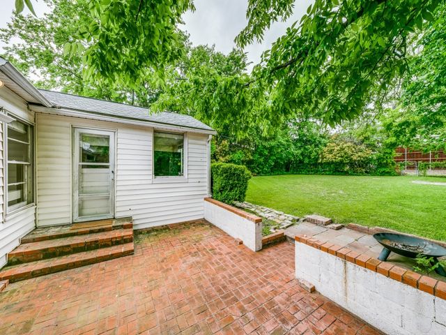 9419 Peninsula Drive, Dallas, TX 75218