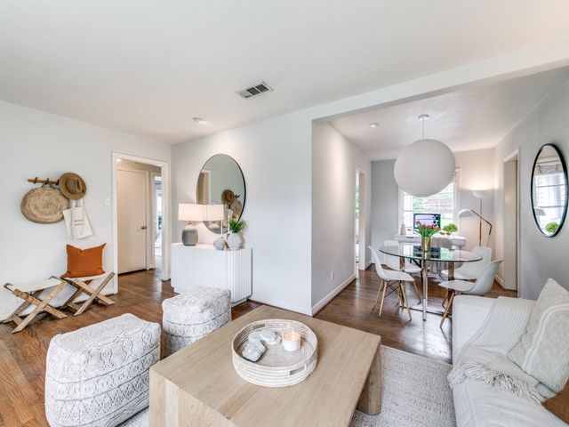 9419 Peninsula Drive, Dallas, TX 75218