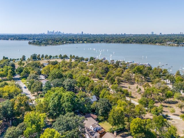 9419 Peninsula Drive, Dallas, TX 75218