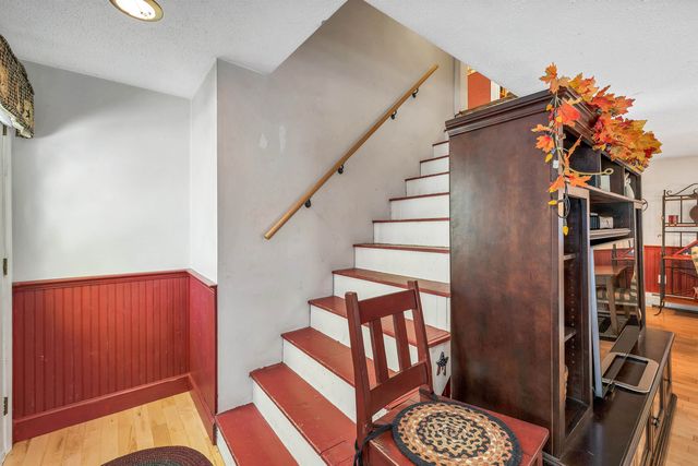 3 Saddlepath Road, Raymond, NH 03077