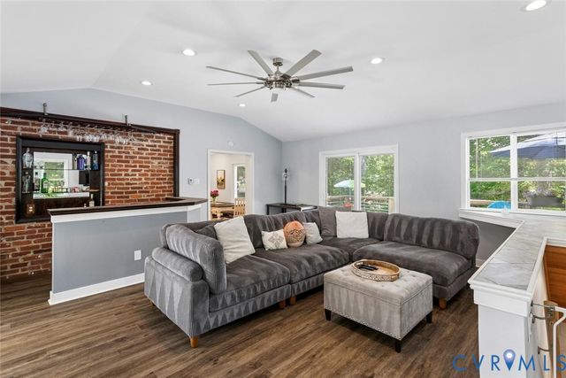 9519 Ashton Ct, North Chesterfield, VA 23235